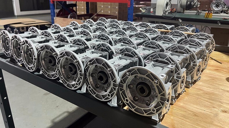 上海艾思捷蝸輪蝸桿減速機一般作用是什么？