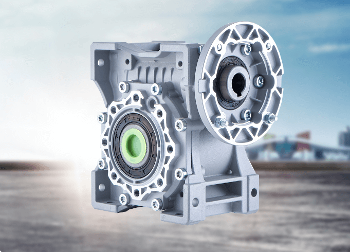 蝸輪減速機(jī)在輸送設(shè)備的使用中需要注意什么？